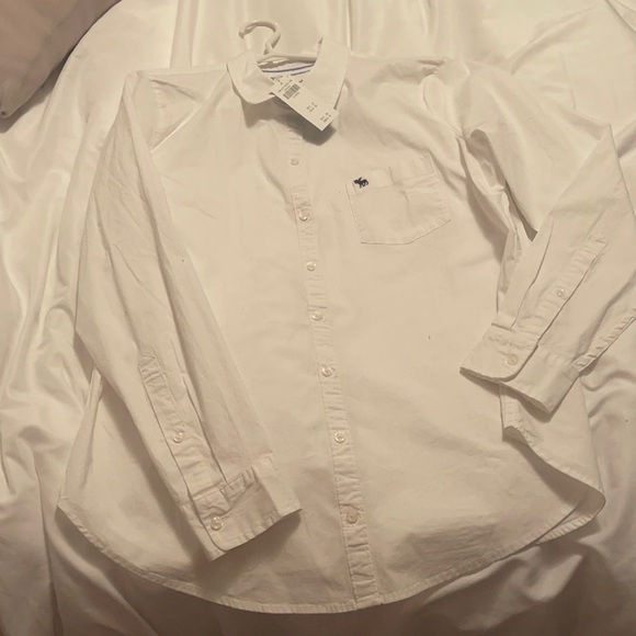 NWT A&F white button up top​ - Picture 1 of 2